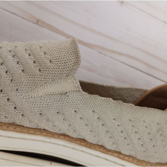 UGG Sammy Chevron Metallic Knit Slip-on Sneakers in Oyster Beige, size 8 - Picture 7 of 16
